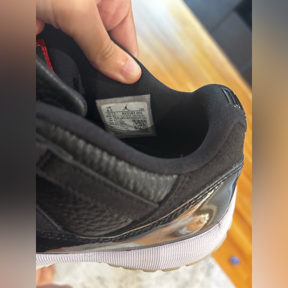 Air Jordan 11 Retro Low - Picture 6 of 7